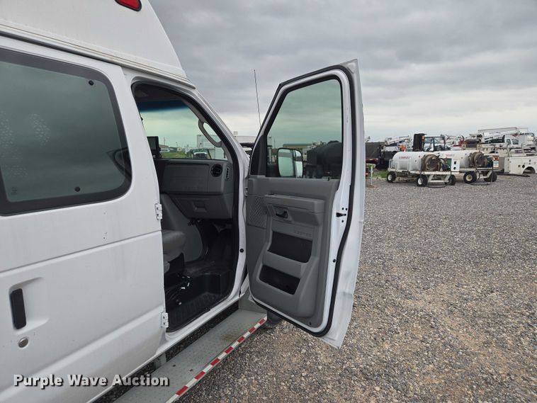 image for item ET5083 2012 Ford E250 handicap accessible van