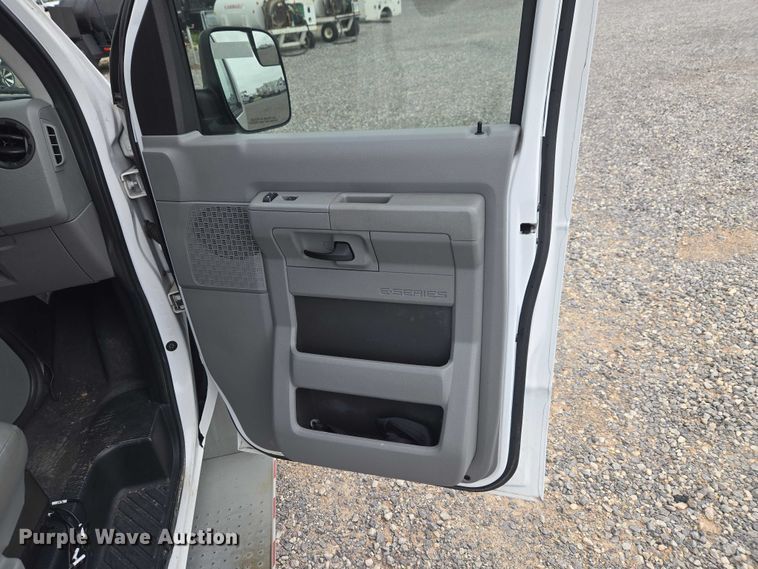 image for item ET5083 2012 Ford E250 handicap accessible van