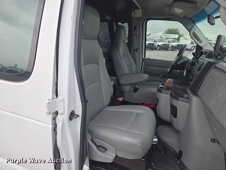 image for item ET5083 2012 Ford E250 handicap accessible van