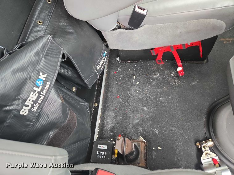 image for item ET5083 2012 Ford E250 handicap accessible van