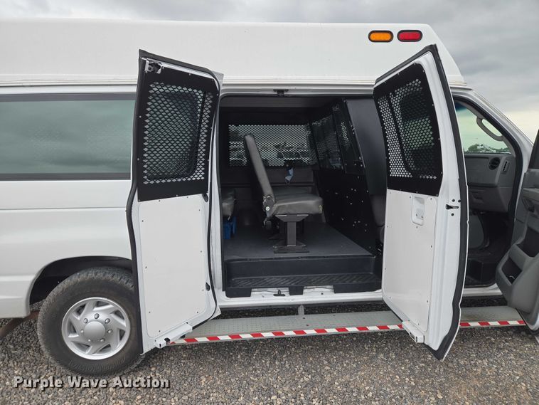 image for item ET5083 2012 Ford E250 handicap accessible van