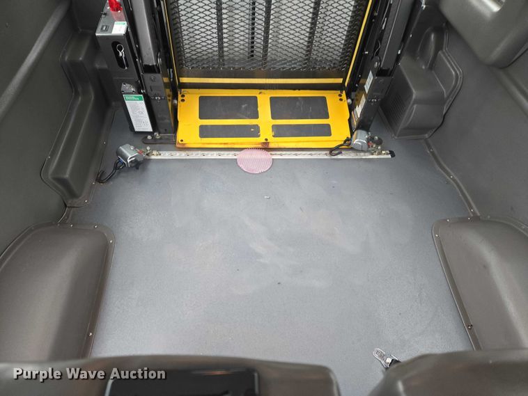 image for item ET5083 2012 Ford E250 handicap accessible van
