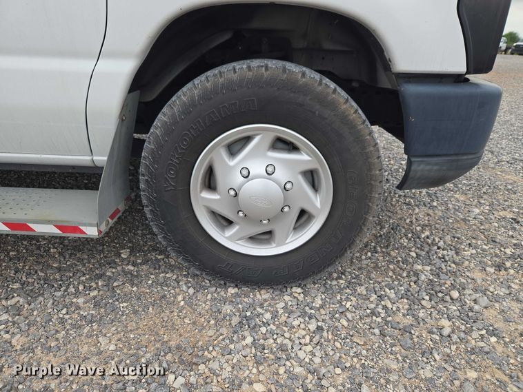 image for item ET5083 2012 Ford E250 handicap accessible van