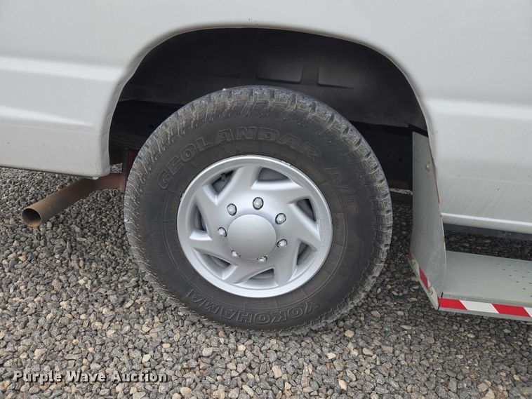 image for item ET5083 2012 Ford E250 handicap accessible van