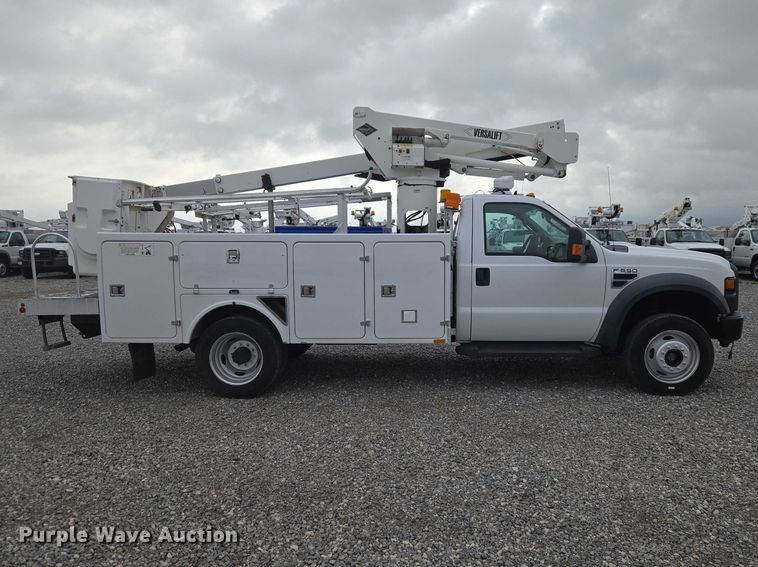 image for item ET5145 2010 Ford F550 Super Duty bucket truck