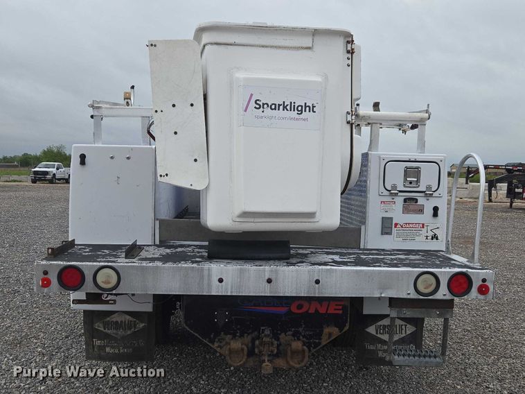 image for item ET5145 2010 Ford F550 Super Duty bucket truck