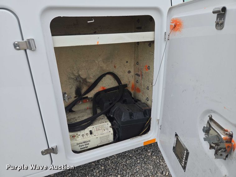 image for item ET5145 2010 Ford F550 Super Duty bucket truck
