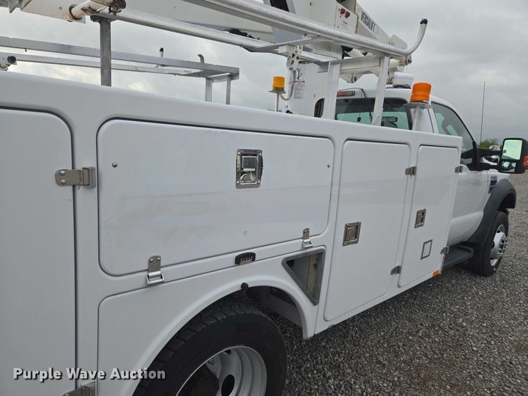image for item ET5145 2010 Ford F550 Super Duty bucket truck