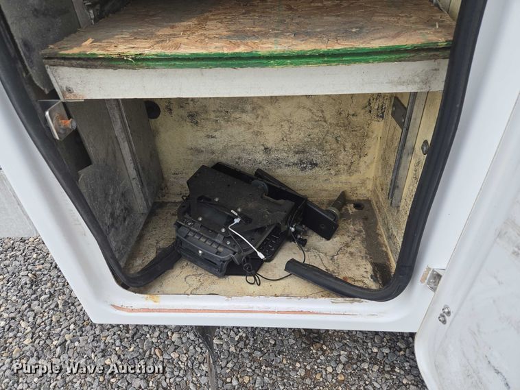 image for item ET5145 2010 Ford F550 Super Duty bucket truck
