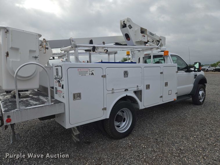 image for item ET5145 2010 Ford F550 Super Duty bucket truck
