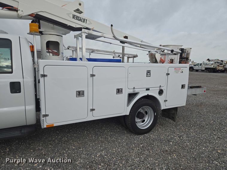 image for item ET5145 2010 Ford F550 Super Duty bucket truck