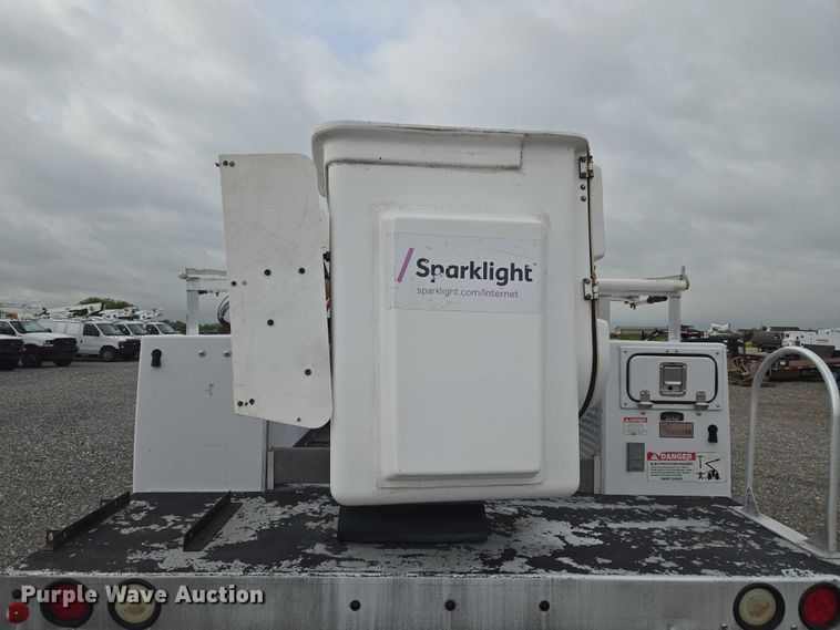 image for item ET5145 2010 Ford F550 Super Duty bucket truck