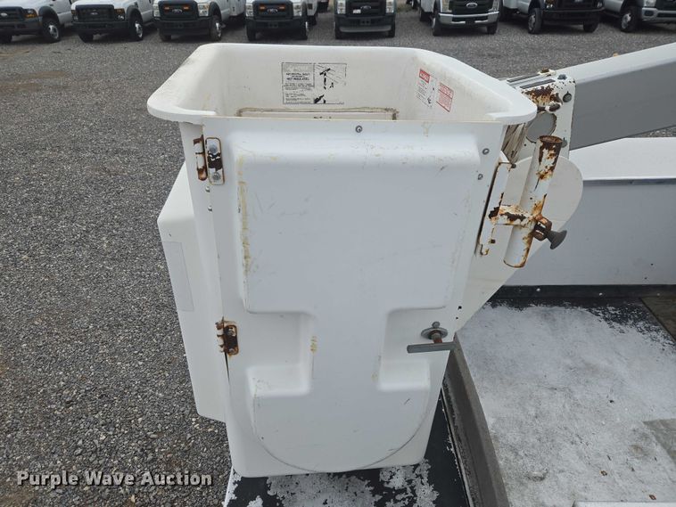 image for item ET5145 2010 Ford F550 Super Duty bucket truck