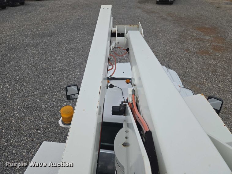 image for item ET5145 2010 Ford F550 Super Duty bucket truck