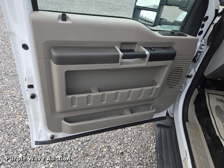 image for item ET5145 2010 Ford F550 Super Duty bucket truck