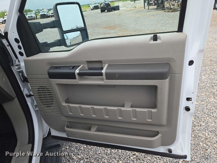 image for item ET5145 2010 Ford F550 Super Duty bucket truck