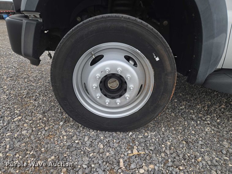 image for item ET5145 2010 Ford F550 Super Duty bucket truck