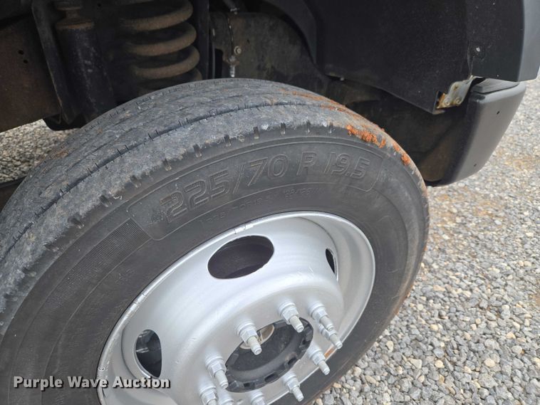 image for item ET5145 2010 Ford F550 Super Duty bucket truck