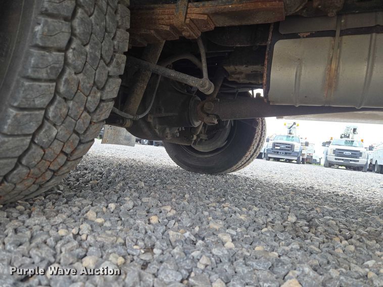 image for item ET5145 2010 Ford F550 Super Duty bucket truck