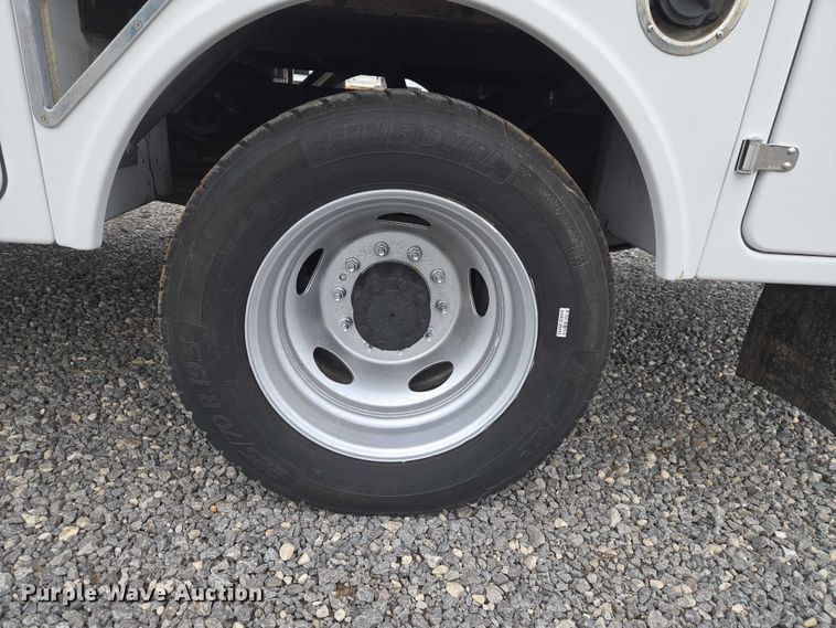image for item ET5145 2010 Ford F550 Super Duty bucket truck