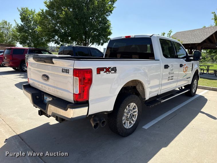 image for item ET6084 2018 Ford F250 Crew Cab pickup truck