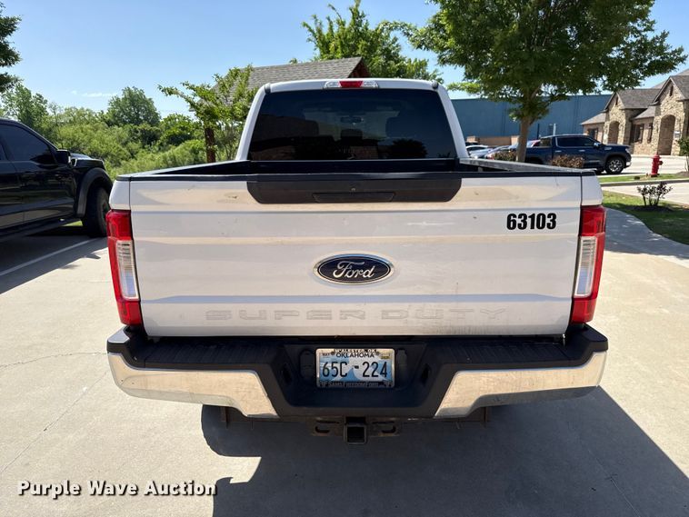 image for item ET6084 2018 Ford F250 Crew Cab pickup truck