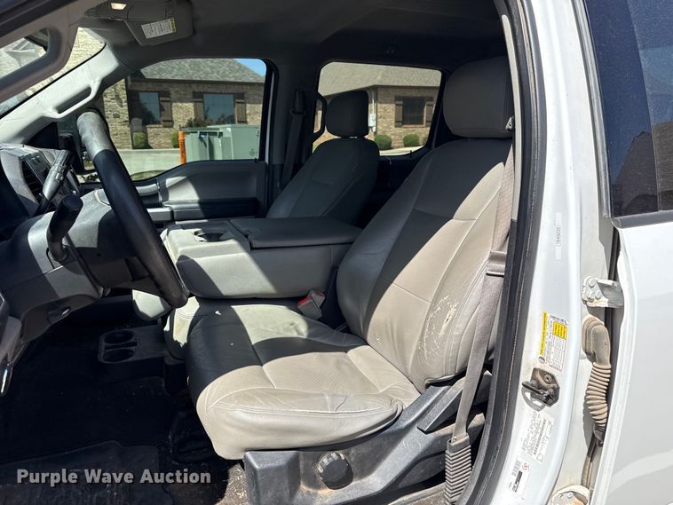 image for item ET6084 2018 Ford F250 Crew Cab pickup truck