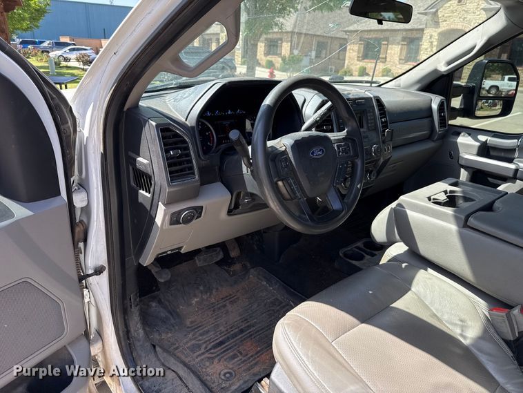image for item ET6084 2018 Ford F250 Crew Cab pickup truck
