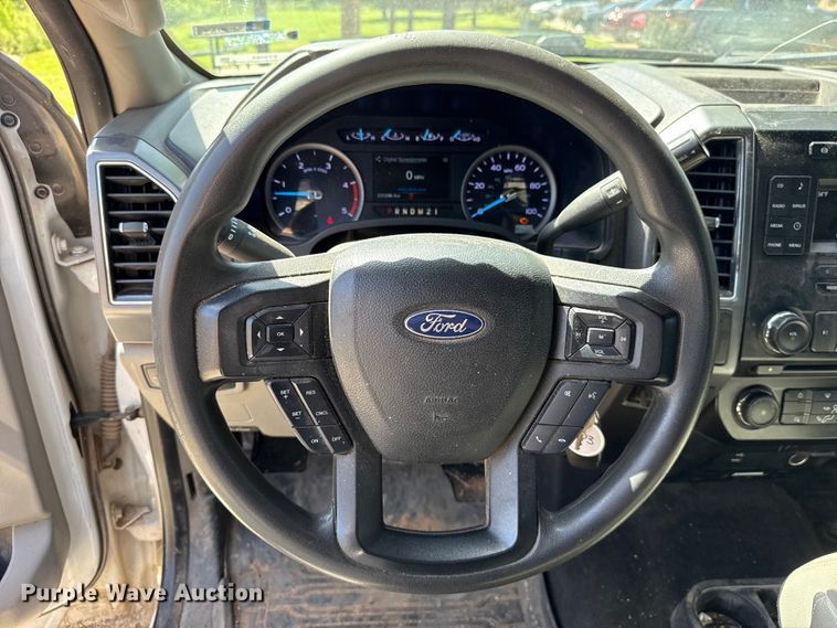 image for item ET6084 2018 Ford F250 Crew Cab pickup truck