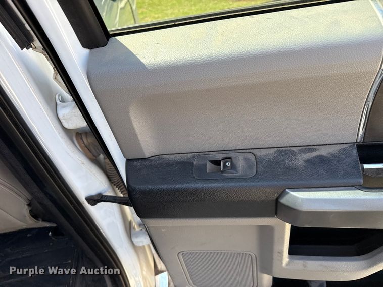 image for item ET6084 2018 Ford F250 Crew Cab pickup truck