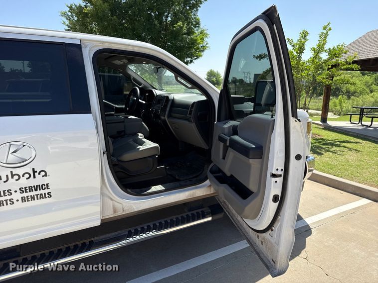 image for item ET6084 2018 Ford F250 Crew Cab pickup truck