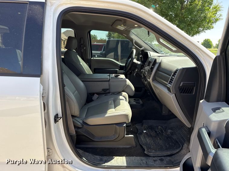 image for item ET6084 2018 Ford F250 Crew Cab pickup truck