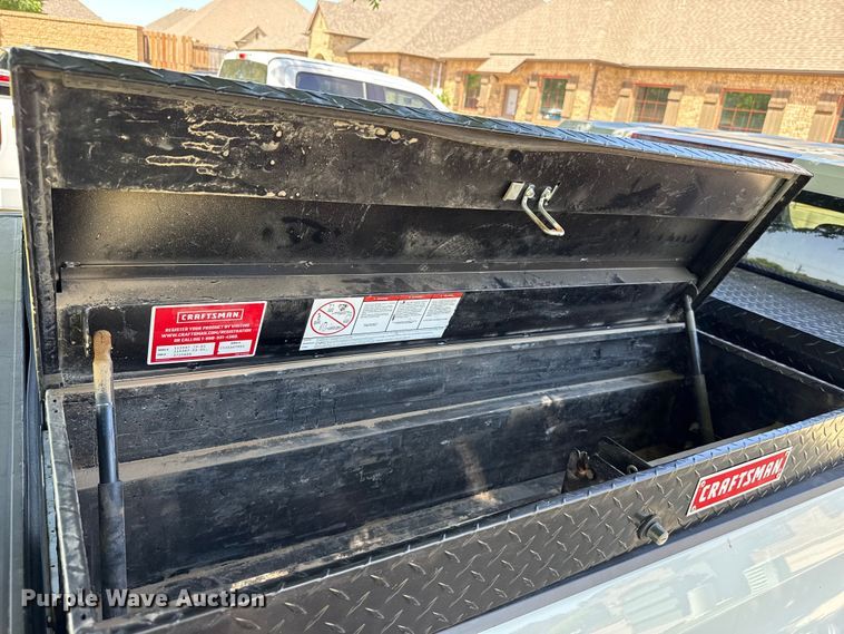 image for item ET6085 2022 Chevrolet Silverado 1500 Crew Cab pickup truck