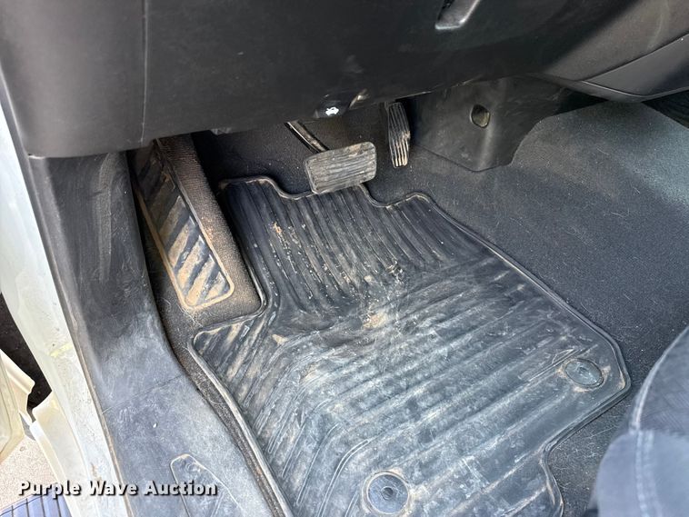 image for item ET6085 2022 Chevrolet Silverado 1500 Crew Cab pickup truck