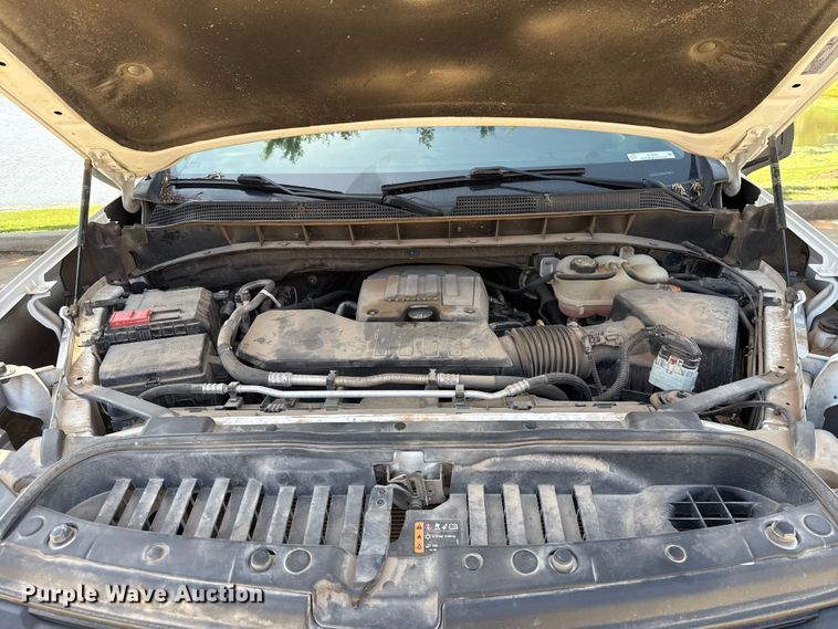 image for item ET6085 2022 Chevrolet Silverado 1500 Crew Cab pickup truck