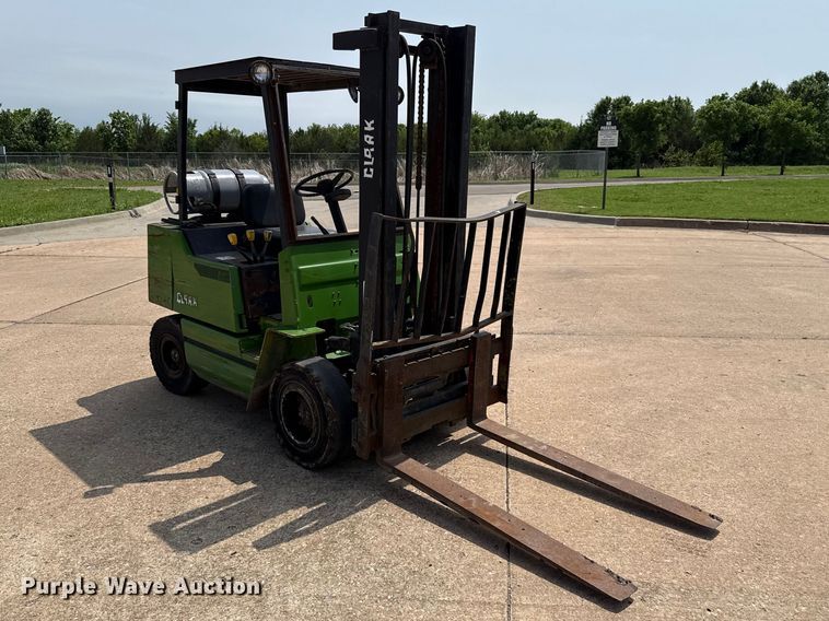 image for item ET6092 Clark GPX25 forklift