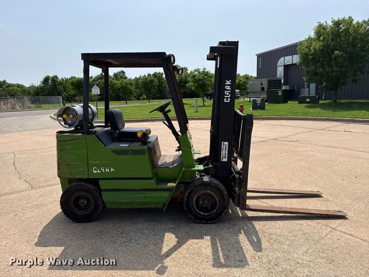 image for item ET6092 Clark GPX25 forklift