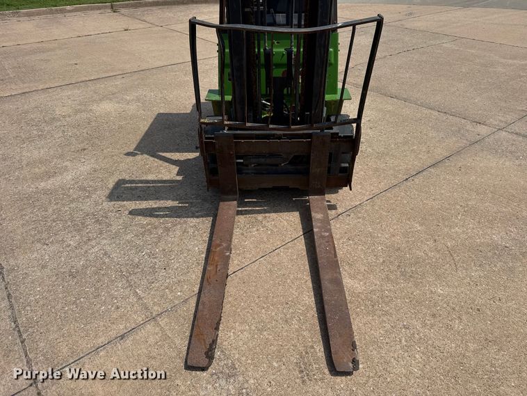 image for item ET6092 Clark GPX25 forklift