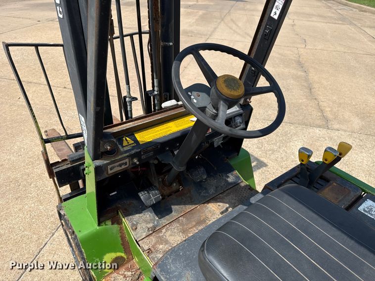 image for item ET6092 Clark GPX25 forklift