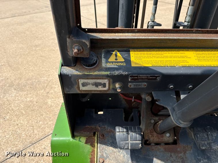 image for item ET6092 Clark GPX25 forklift
