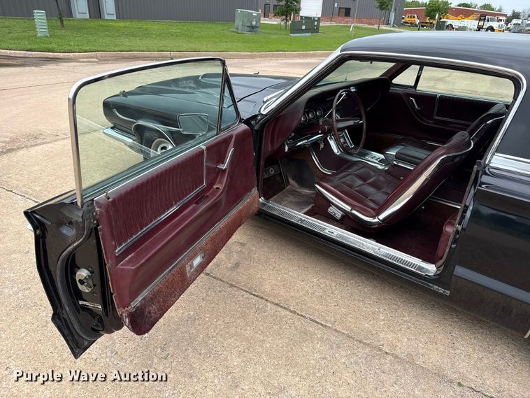image for item ET6093 1966 Ford Thunderbird 