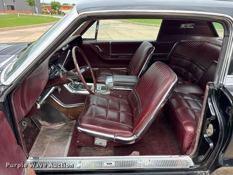 image for item ET6093 1966 Ford Thunderbird 