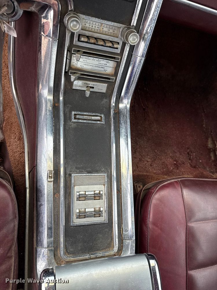 image for item ET6093 1966 Ford Thunderbird 
