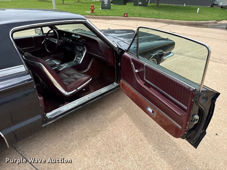 image for item ET6093 1966 Ford Thunderbird 