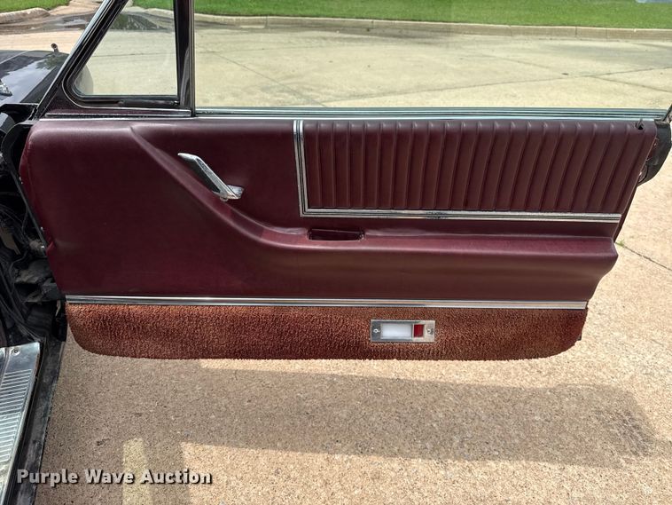 image for item ET6093 1966 Ford Thunderbird 