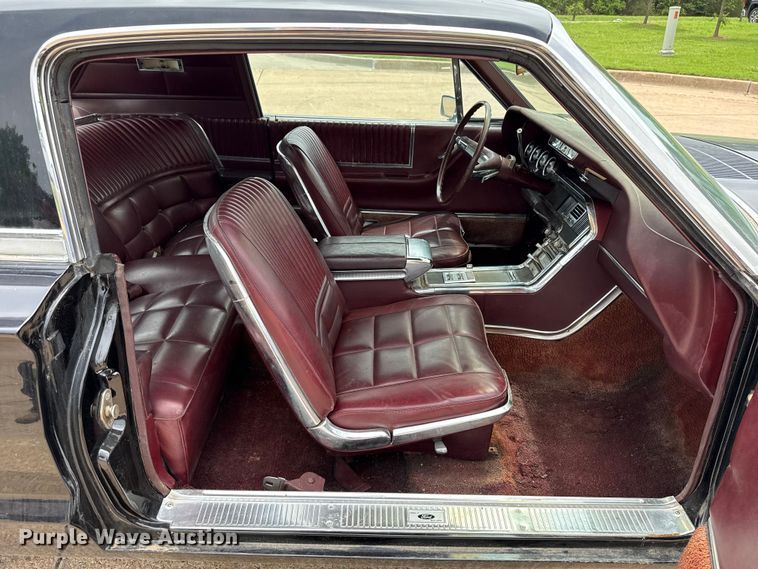image for item ET6093 1966 Ford Thunderbird 