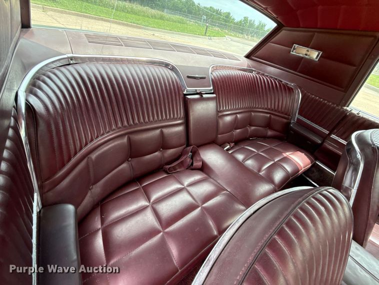 image for item ET6093 1966 Ford Thunderbird 