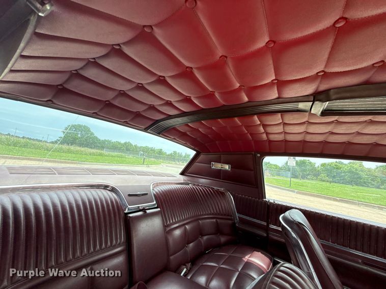 image for item ET6093 1966 Ford Thunderbird 