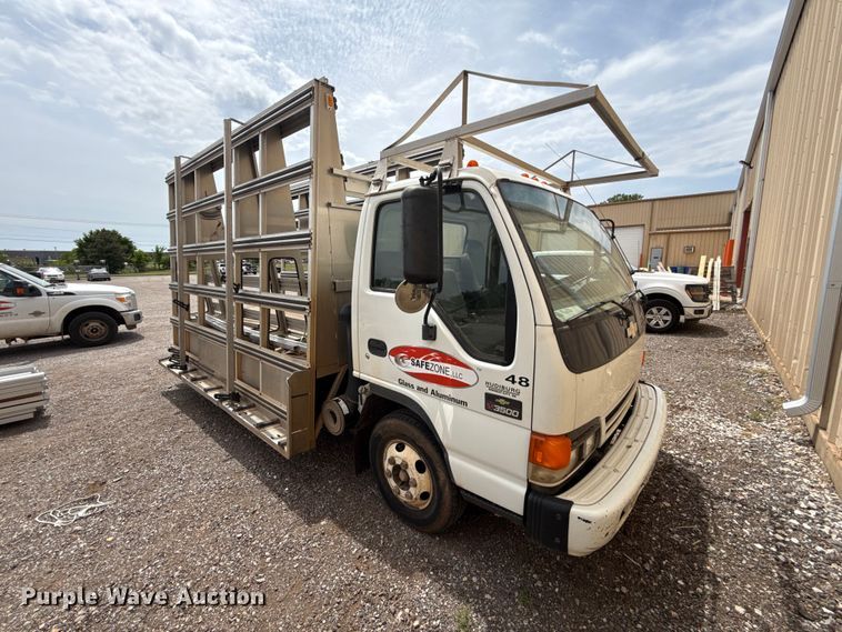 image for item ET6101 2005 Chevrolet W35042 flatbed truck