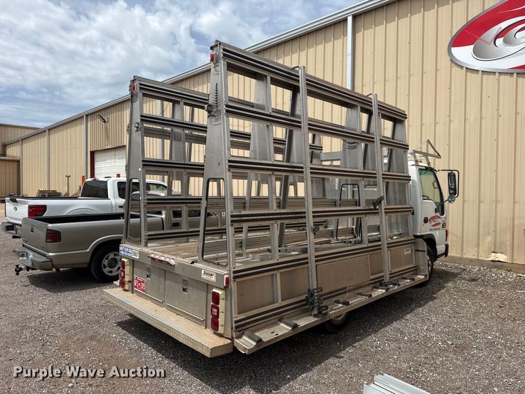 image for item ET6101 2005 Chevrolet W35042 flatbed truck